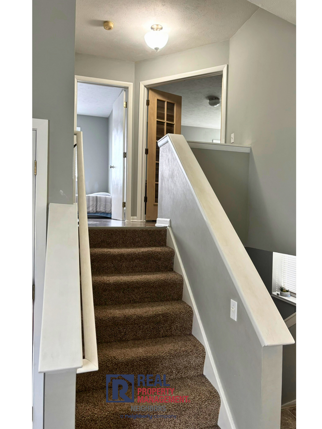 Building Photo - Three Bed, Two Bath Furnished Home Availab...
