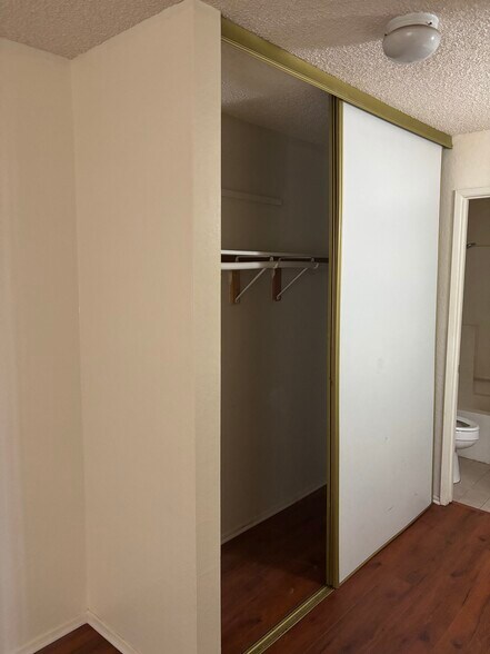 Building Photo - 2554 Olive Dr