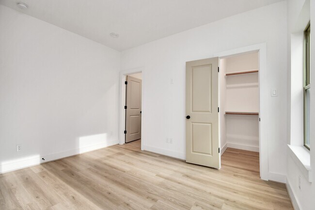 Building Photo - 2313 Eagle St