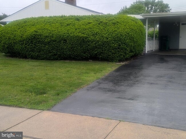 Primary Photo - 25 Glenwood Ln