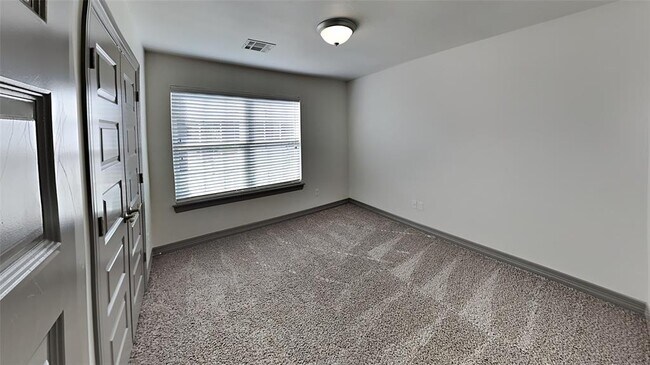 Building Photo - 9437 NW 87th St