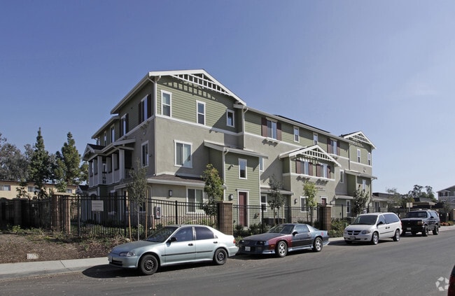 Building Photo - The Crossings at Escondido