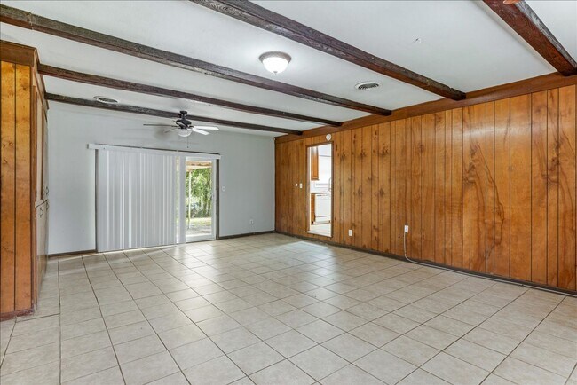 Building Photo - Beautiful 4 bedroom home near FSU - Move I...