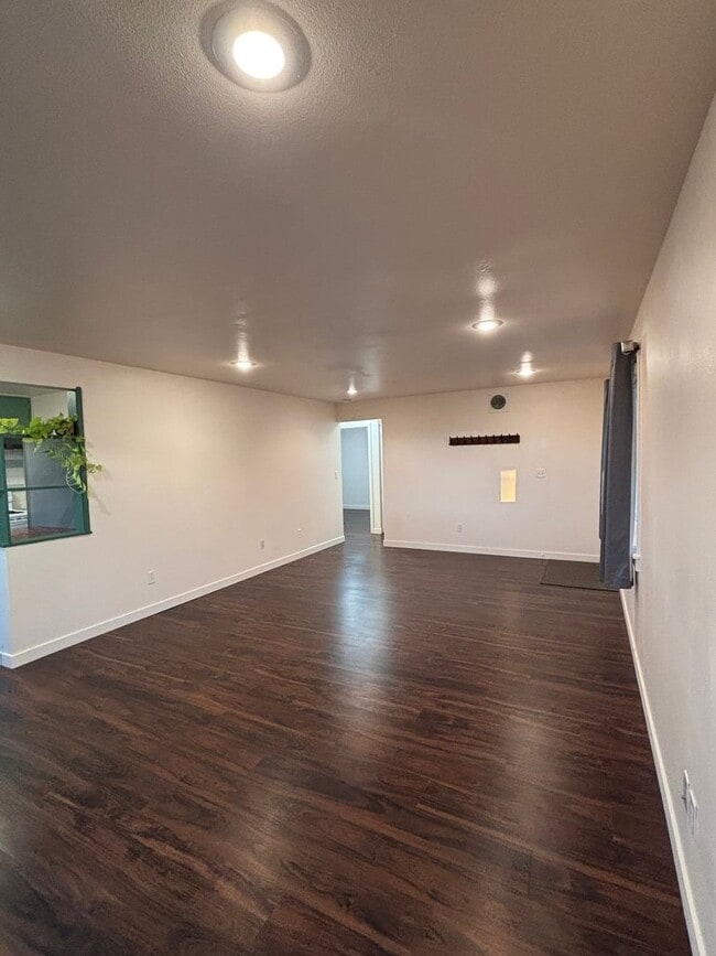 Building Photo - Cute newly renovated 2 bed 1 bath home for rent in Quincy