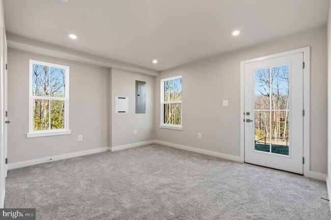 Building Photo - 9399 Edenderry Dr