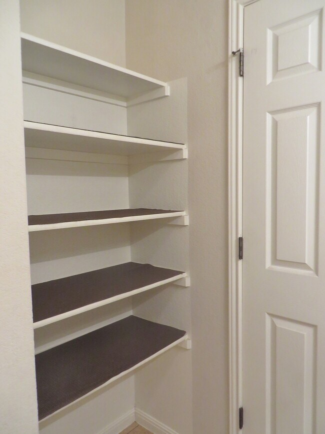 Building Photo - 3 Bedroom 2 Bathroom Villages of Berry Cre...