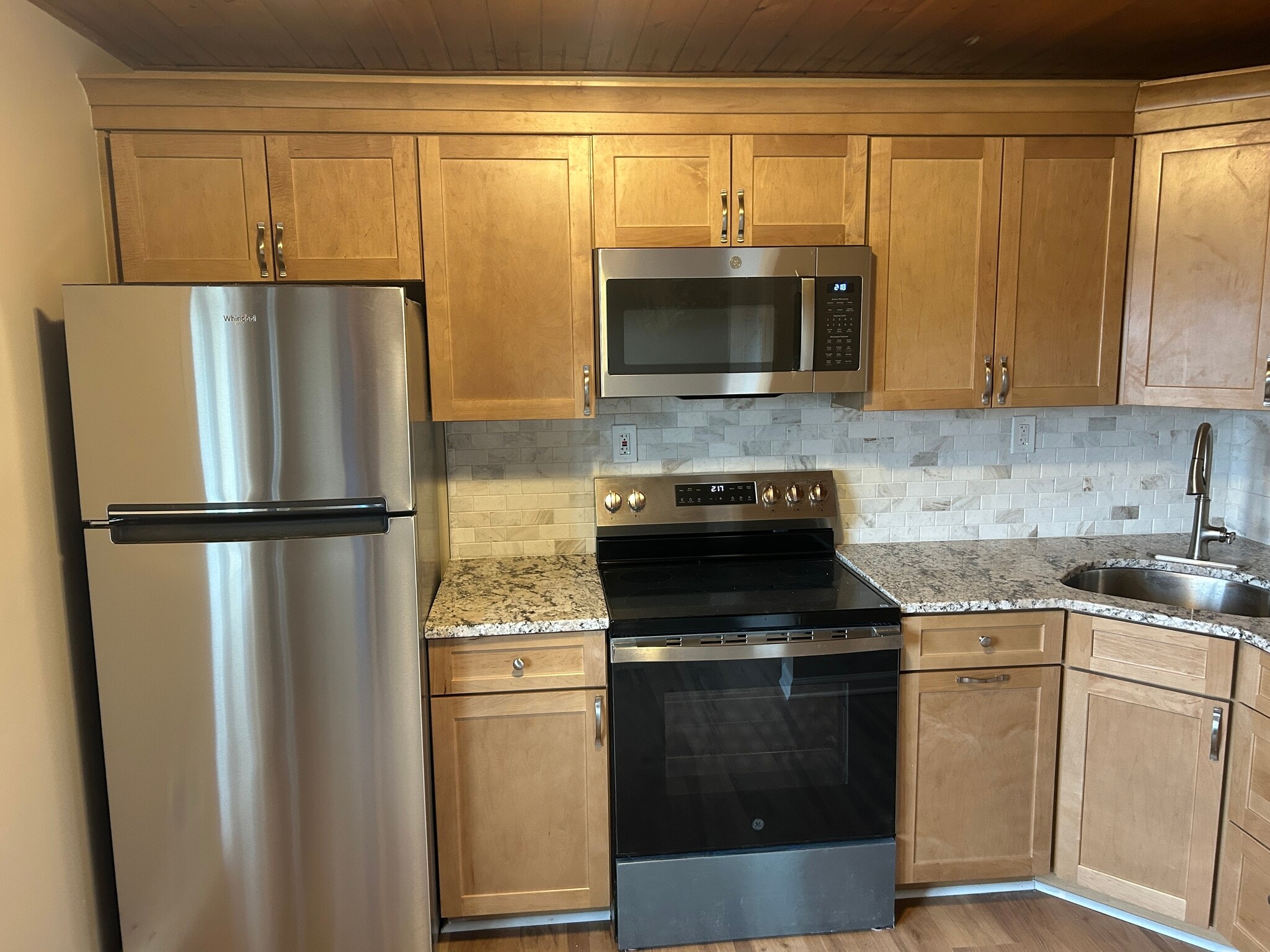 Kitchen - 420 N Everhart Ave