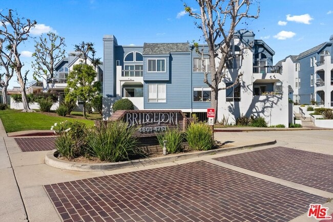 Building Photo - 4643 E 4th St