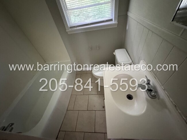 Building Photo - 1312 5th Pl NW