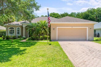 Building Photo - 24 Lakecliff Dr