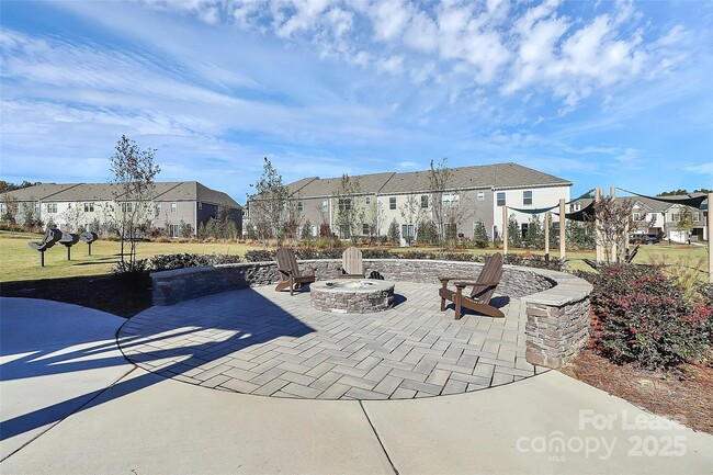 Building Photo - 3649 Secrest Lndg