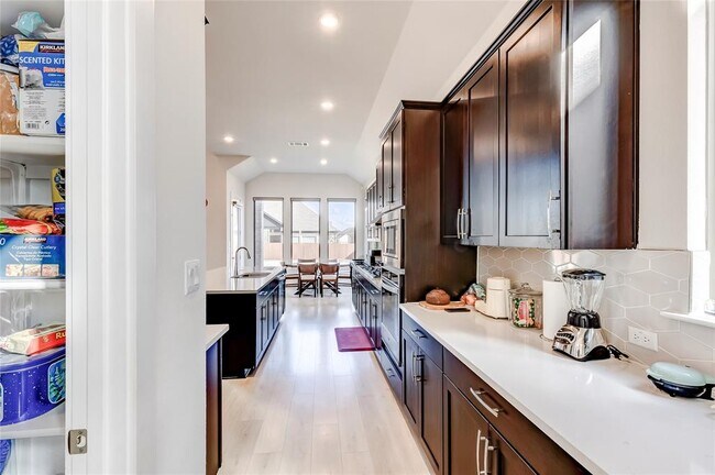 Building Photo - 212 Charbono St