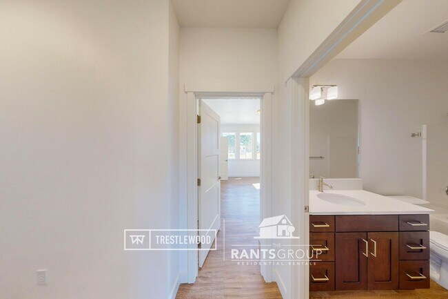 Building Photo - Brand New! Modern Home in Trestlewood – Wh...