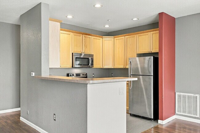 Building Photo - 9557 W San Juan Cir