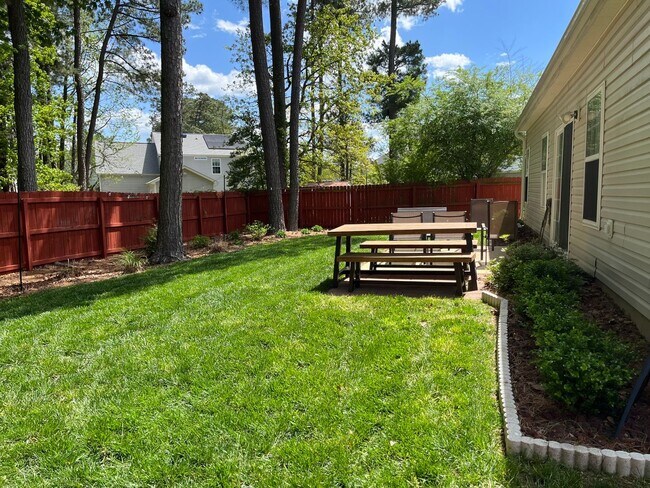 Building Photo - Charming 4 bedroom Ranch in Raleigh!