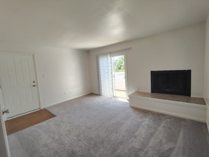 Building Photo - 600 Reusens Rd