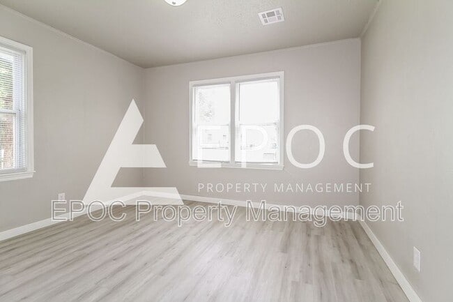 Building Photo - 317 E Jacobs Dr