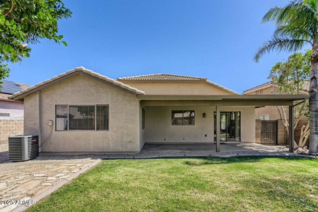 Building Photo - 6038 N Almanza Ln