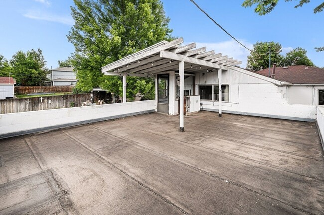 Building Photo - 2 Bedroom 2 Bath Condo in Pier Point Villa...