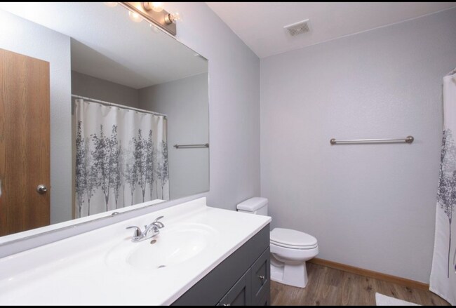 Building Photo - 2964 Northland Dr