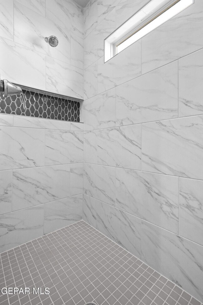 Building Photo - 7437 Schweitz Ct