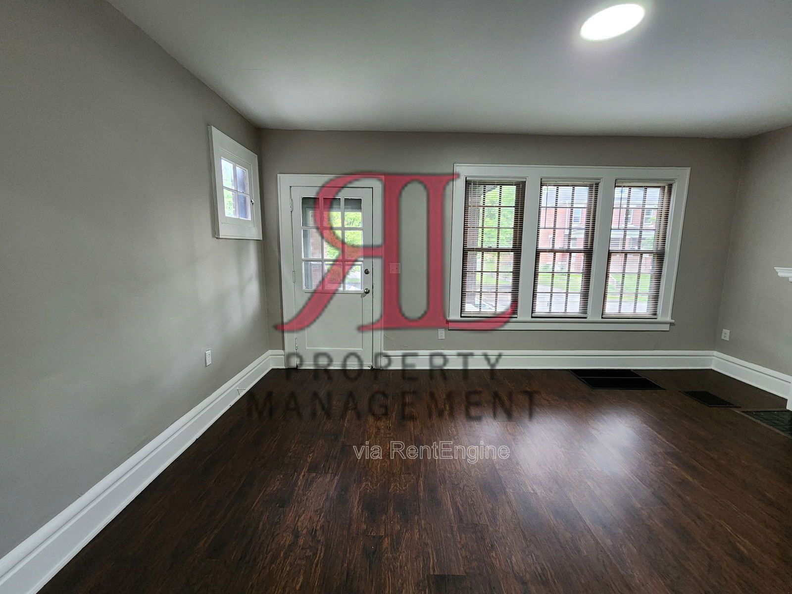 Building Photo - 644 S Champion Ave