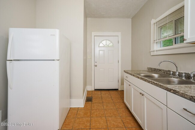 Building Photo - 1700 Bolling Ave