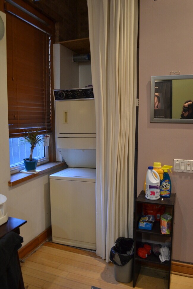 Building Photo - 1232 N Cleaver St