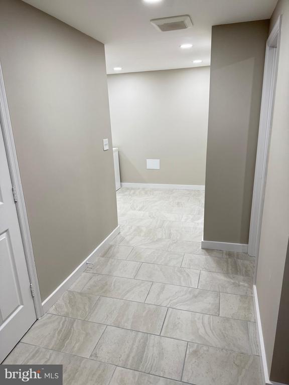 Building Photo - 10285 Ridgeline Dr