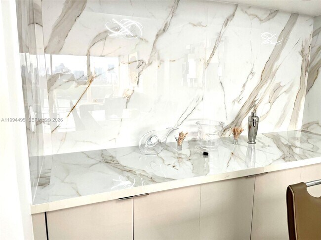 Building Photo - 3701 N Country Club Dr