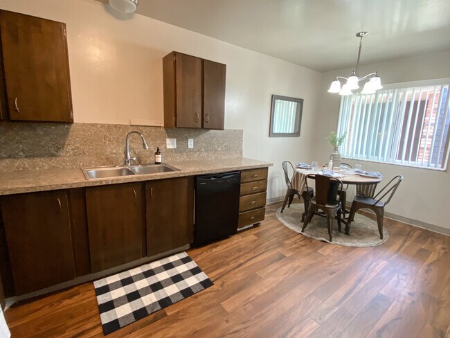 Building Photo - Madison Grove Apartments