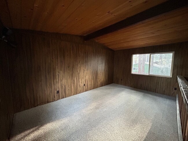 Building Photo - Spacious Home in Great Neighborhood off Tahoe Keys Blvd