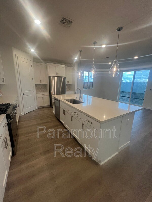 Building Photo - 16516 Barnett St