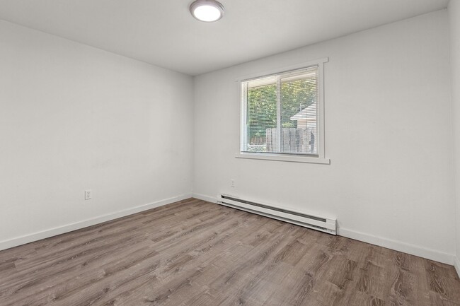 Building Photo - 1212-1214 E Boyd Ave