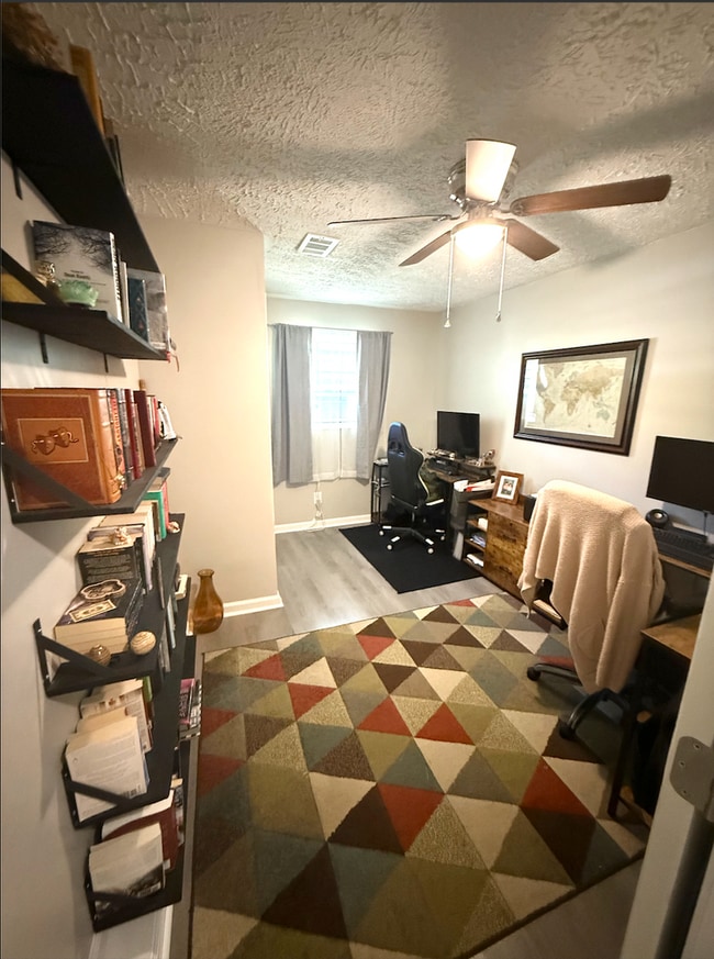 Building Photo - Beautiful 4 Bedroom Home with Bonus Room – $1650.00/Month