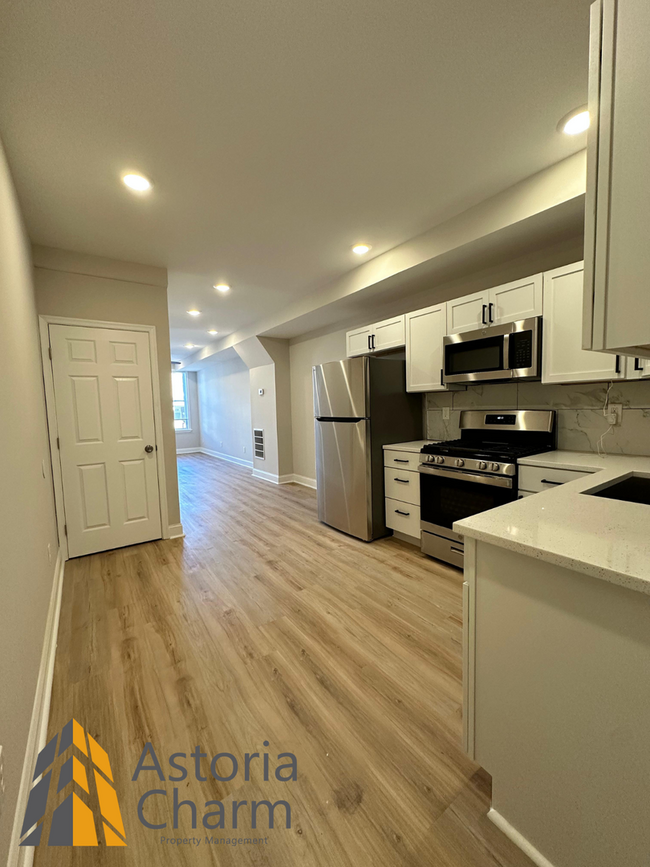 Building Photo - Recently Renovated 2 bedroom 1.5 bathroom ...