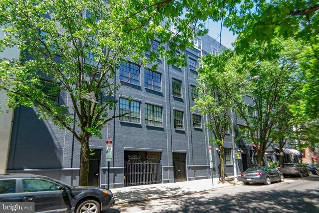 Building Photo - 408 S 13th St