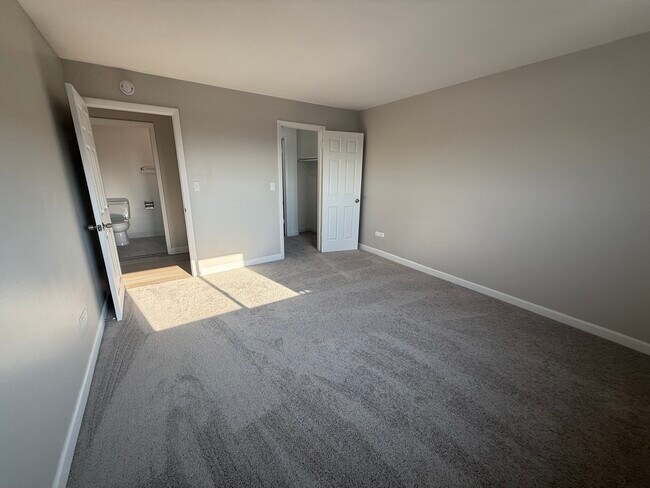 Building Photo - 110 N Kenilworth Ave