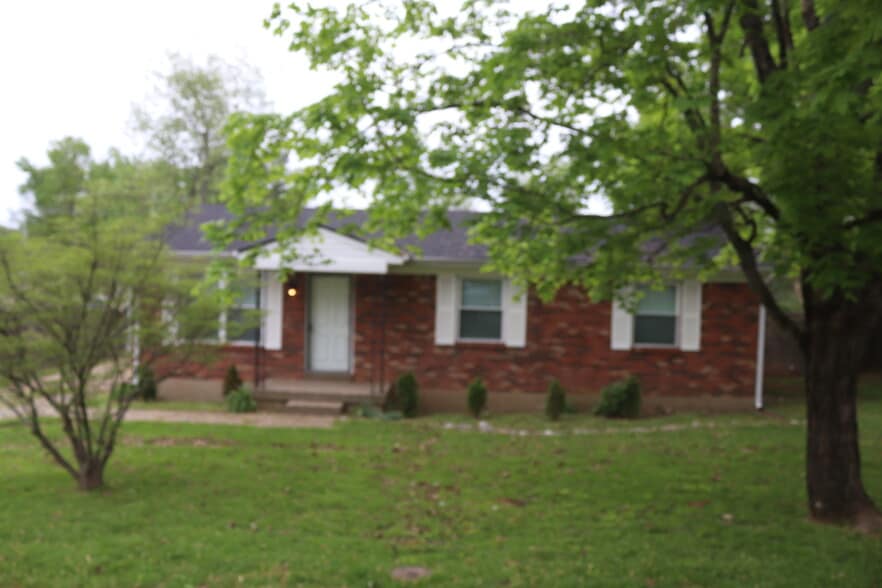 Building Photo - 6810 Village Green Blvd