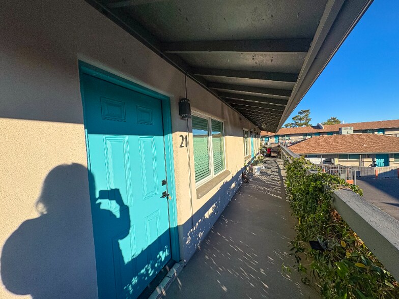 Building Photo - 1110 E Highland Ave