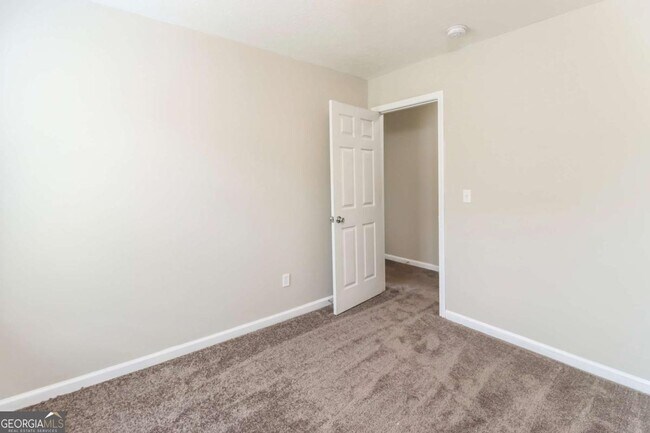 Building Photo - 10944 Big Sky Dr