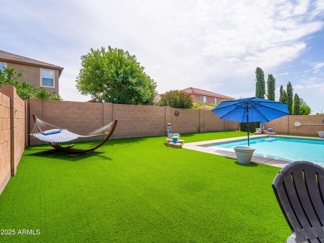 Building Photo - 761 W Desert Hollow Dr