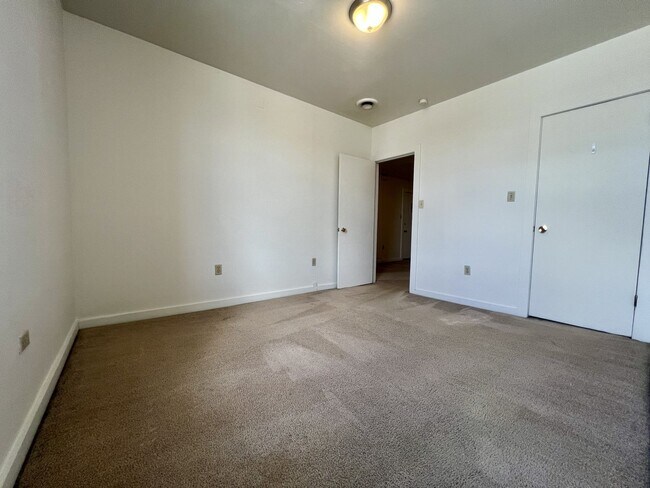Building Photo - Fantastic Oakland 2Br! Great Location on t...
