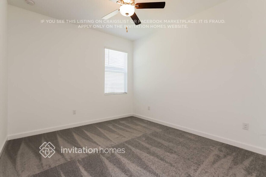 Building Photo - 14246 17th Ct E