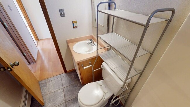 Building Photo - 2 Bedroom with a Patio with beds