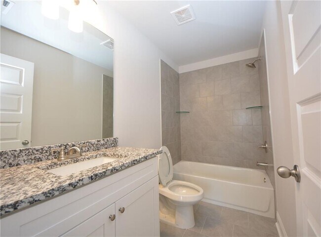 Building Photo - 232 Hellen Vly Dr