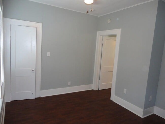 Building Photo - 200 E 33rd St