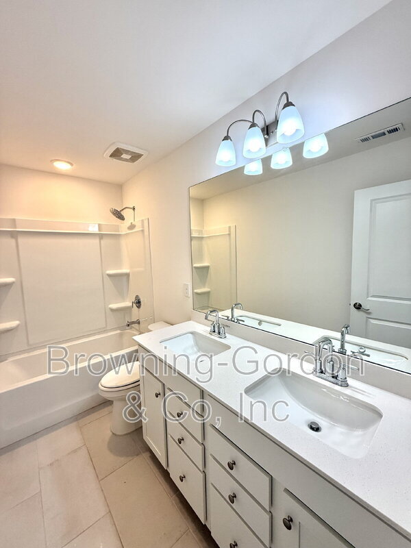 Building Photo - 106 Glacier Wy