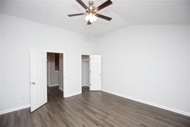 Building Photo - 649 Kenridge Dr