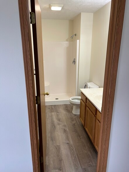 Building Photo - 1402 Benbrandon Ct